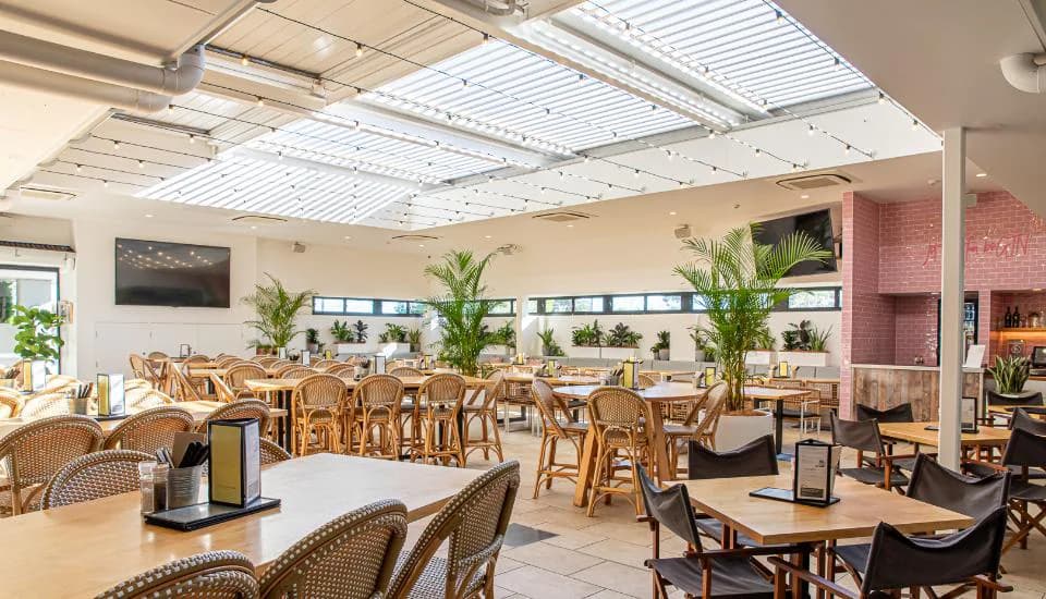 Crossroads Hotel — Hotel in Casula
